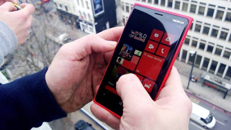 Lumia 929 tiếp tục lộ diện