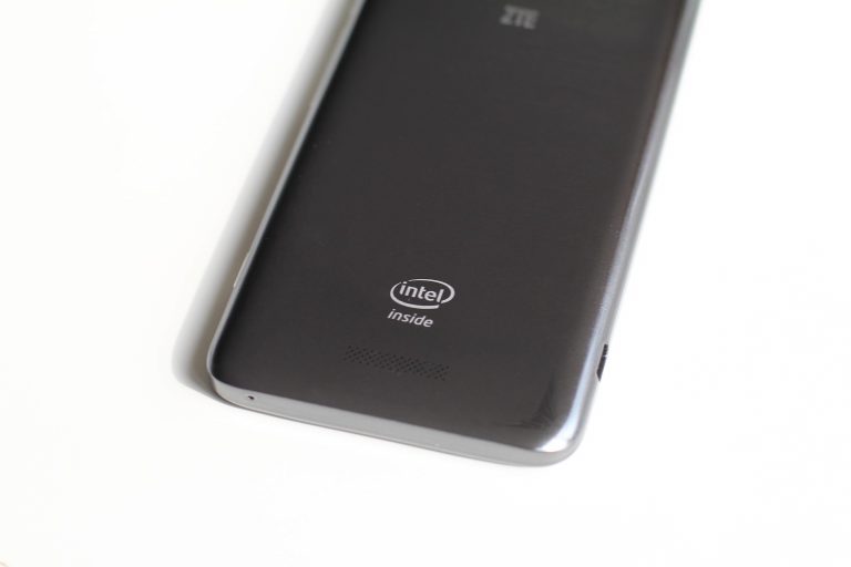 Geek U988S: Smartphone tầm trung chạy Tizen của ZTE