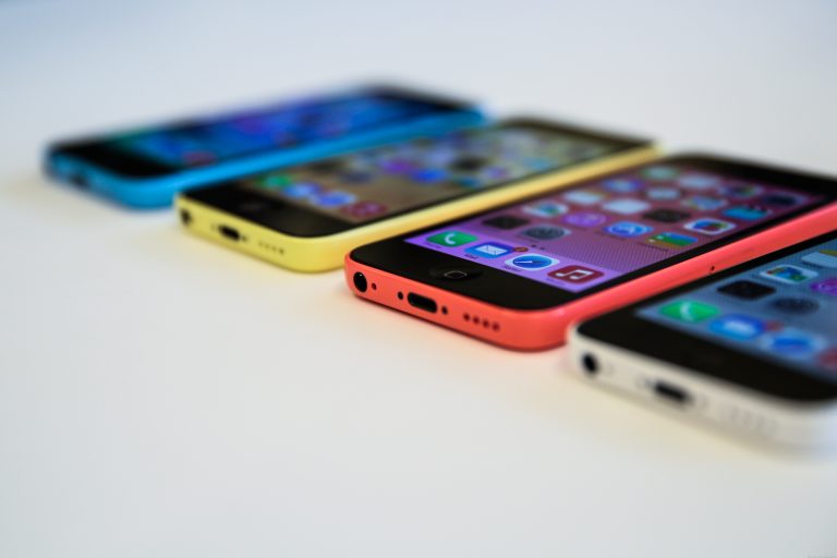iPhone 5C 8GB: Nguy cơ… ế tập 2!