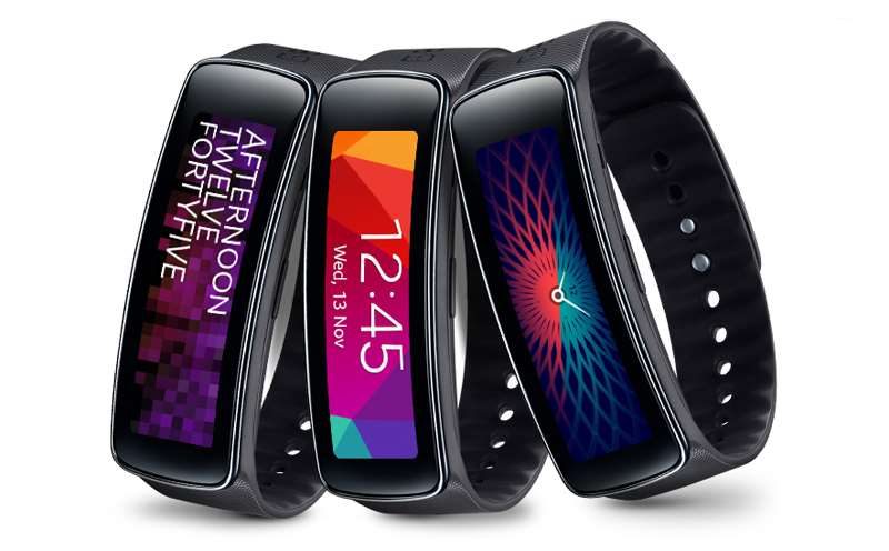 Giá Galaxy Gear Fit giảm 50% còn 1,9 triệu đồng