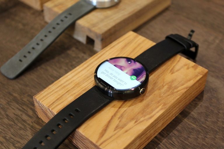 Motorola Moto 360 sẽ có phiên bản vàng