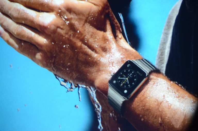 Apple Watch tương thích iPhone 5 trở lên, giá 349USD