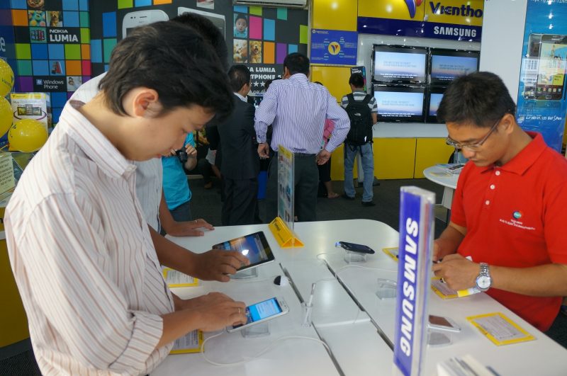 Loạt smartphone giảm giá hấp dẫn