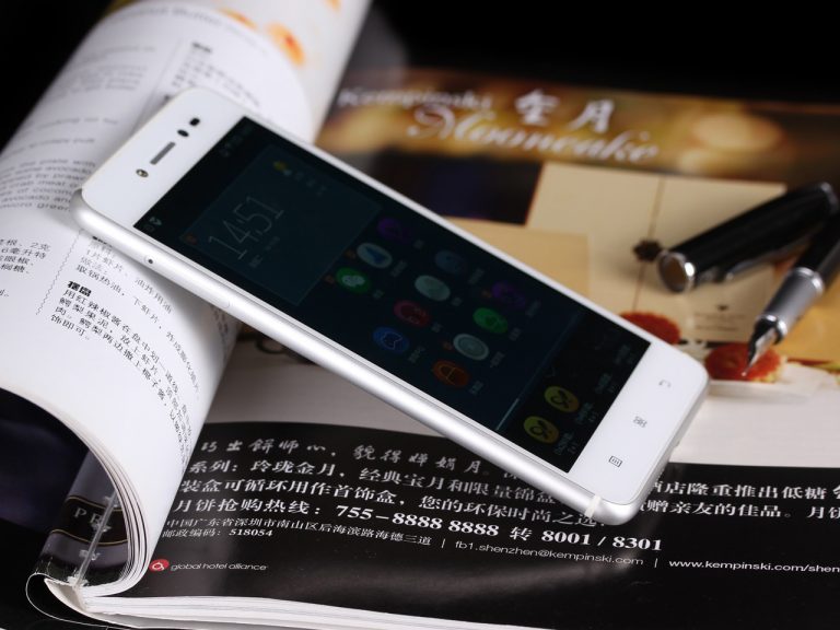 Lenovo Sisley S90 ra mắt với màn Super AMOLED 5″ 720p