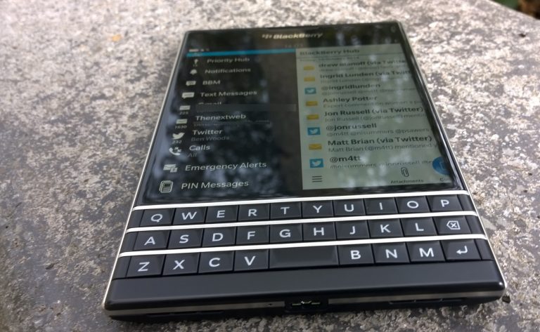 BlackBerry Passport giảm giá bán lẻ