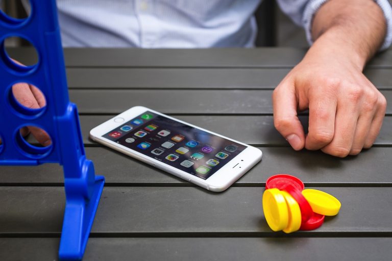 Nguồn tin nội bộ hé lộ tính năng iPhone 6s với Force Touch