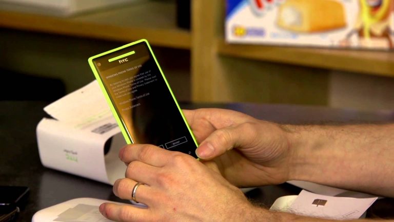 HTC 8X cũng sẽ có firmware Windows 10 Preview