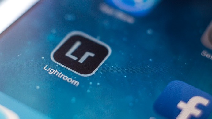 Lightroom cho phép chụp ảnh RAW trên điện thoại Android