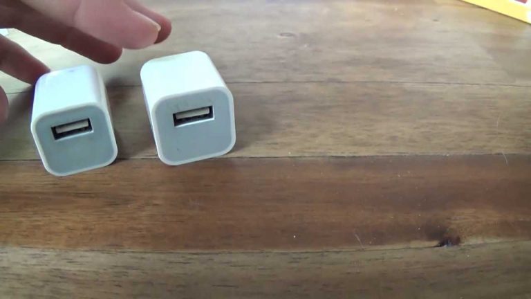 Cách đơn giản phân biệt cáp lightning, sạc, tai nghe iPhone giả