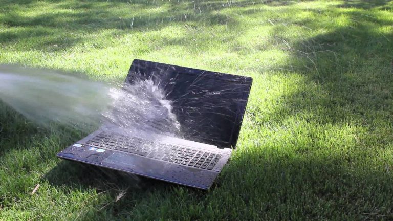 Giải cứu laptop bị vô nước