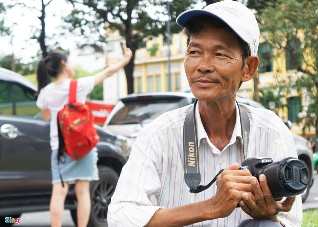 Những người chụp ảnh dạo cuối cùng ở Sài Gòn