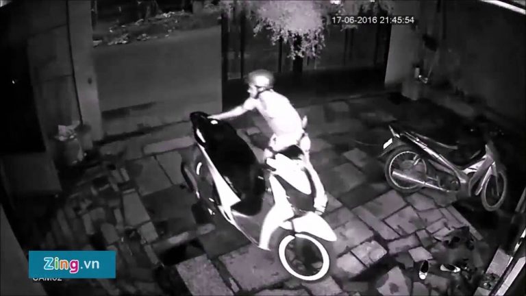 Vào nhà trộm xe SH trong 3 giây