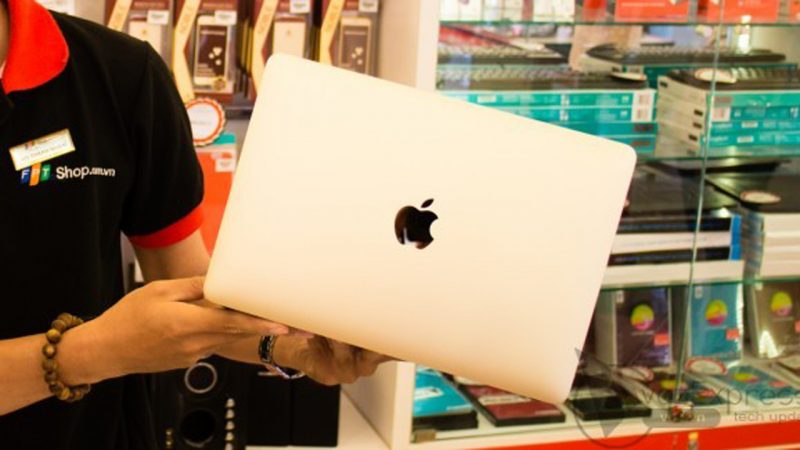 Apple ủy quyền chính hãng bán Macbook cho FPT Shop