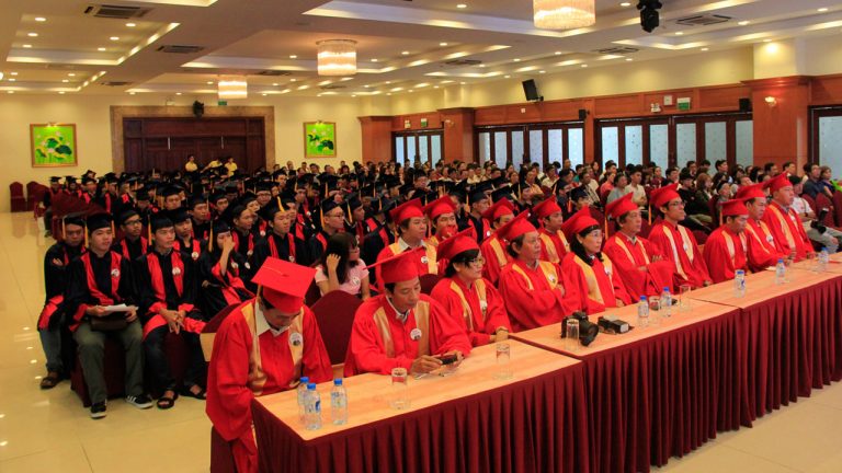 Aptech trao bằng tốt nghiệp cho sinh viên