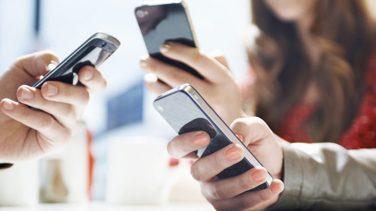 Top 4 ứng dụng đọc báo cho iOS