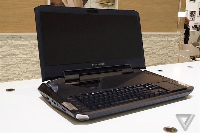 Acer trình làng laptop màn hình cong đầu tiên trên thế giới