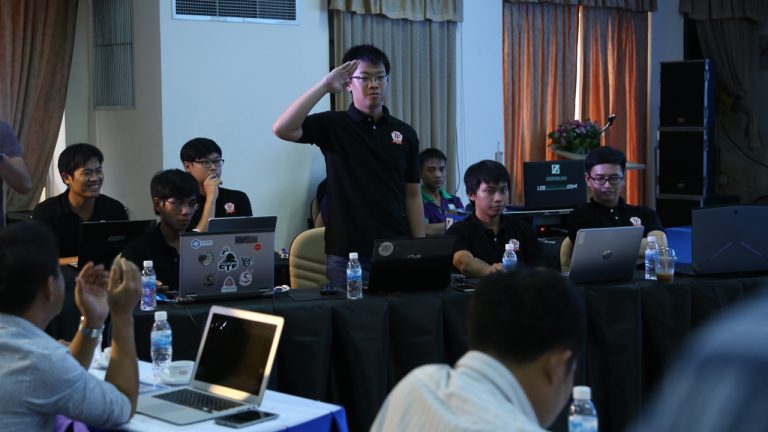 Diễn tập trực tiếp bảo vệ hệ thống thông tin Thành phố năm 2016