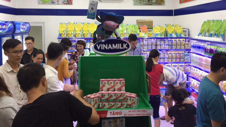 FPT Retail bắt tay Vinamilk kinh doanh sữa