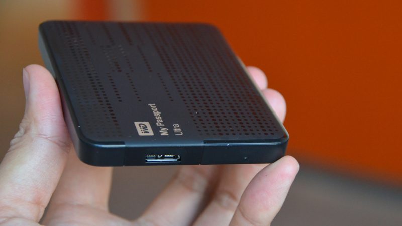 WD khuyến mãi: Mua ổ cứng di động nhận bao da, nón bảo hiểm