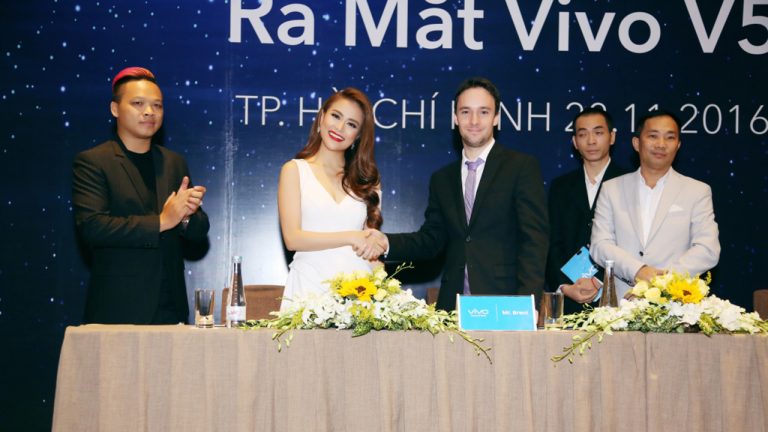 Hoàng Thùy Linh trở thành đại diện chính thức cho Vivo V5 tại Việt Nam