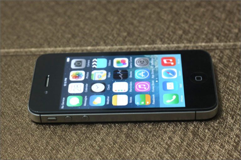 iPhone 4 CDMA giá rẻ chỉ 450.000 đồng tại Việt Nam