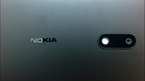 Nokia 6 dính lỗi bay màu logo