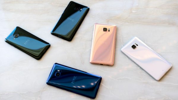 HTC U Play: Cách tân nhưng chưa hợp lý