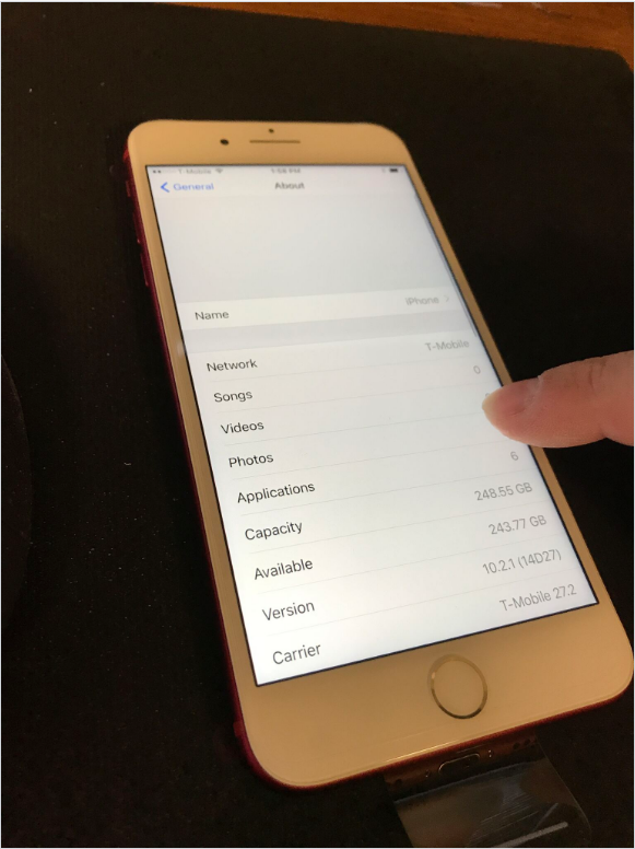iPhone màu đỏ sẽ được cài sẵn iOS 10.2.1