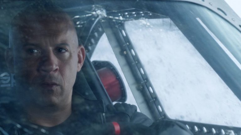 Đánh giá phim Fast and Furious 8 – siêu nhân ngồi sau vô lăng