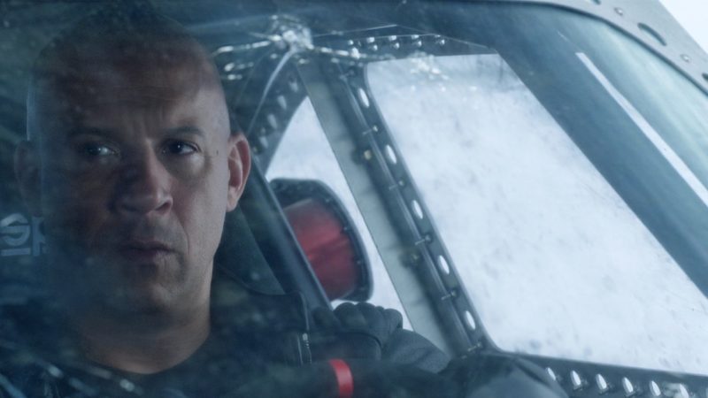 Đánh giá phim Fast and Furious 8 – siêu nhân ngồi sau vô lăng