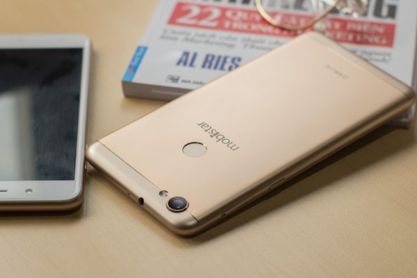 Mobiistar Zumbo S2 và J2: Bộ đôi smartphone selfie giá tốt