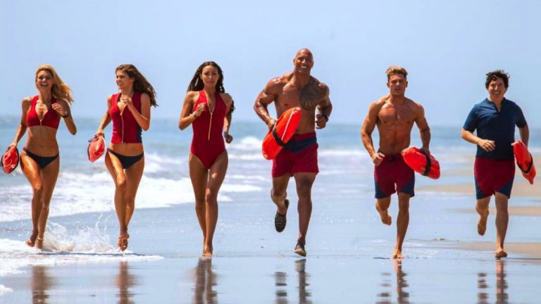 Đánh giá phim Baywatch: Đẹp là được