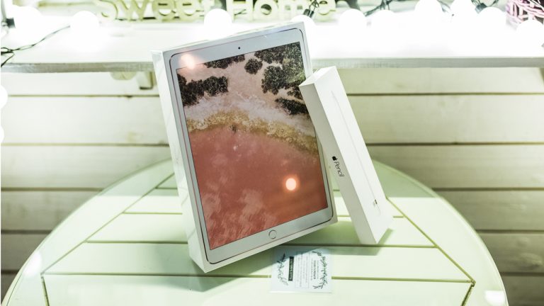 iPad Pro 2017 bản 10.5 inch chính thức lên kệ, giá từ 16,99 triệu đồng