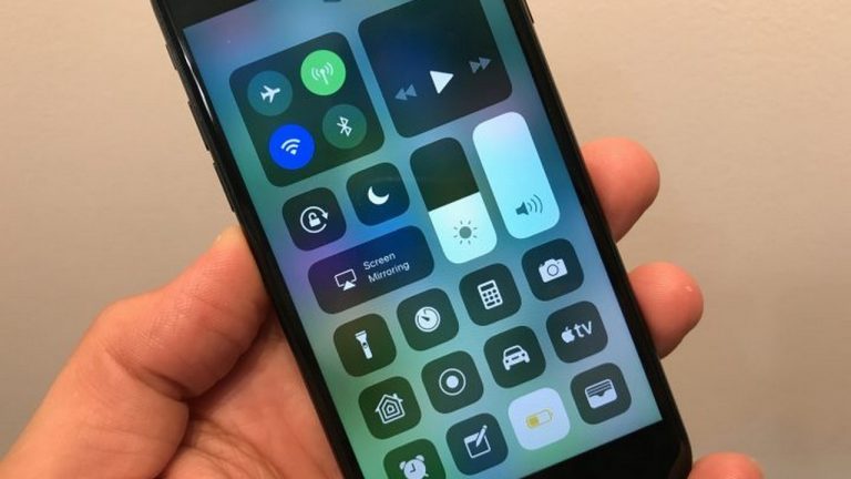 Cách hạ từ iOS 11.1 beta xuống iOS 11.0.2 hoặc iOS 10.3.3