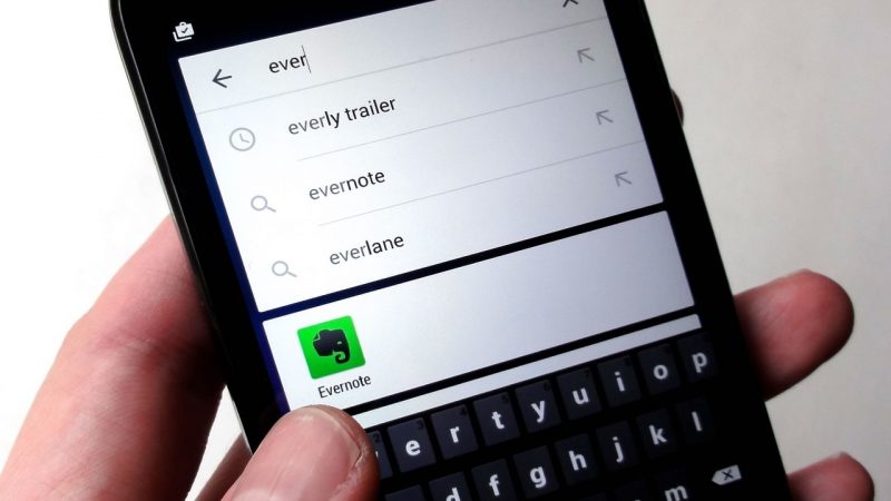 Tìm hình ảnh, torrent, sách,… cùng lúc nhiều dịch vụ trên Android