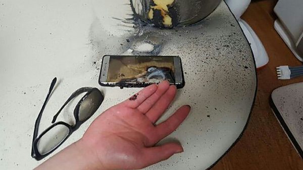 Smartphone cháy nổ vì nguyên nhân gì?