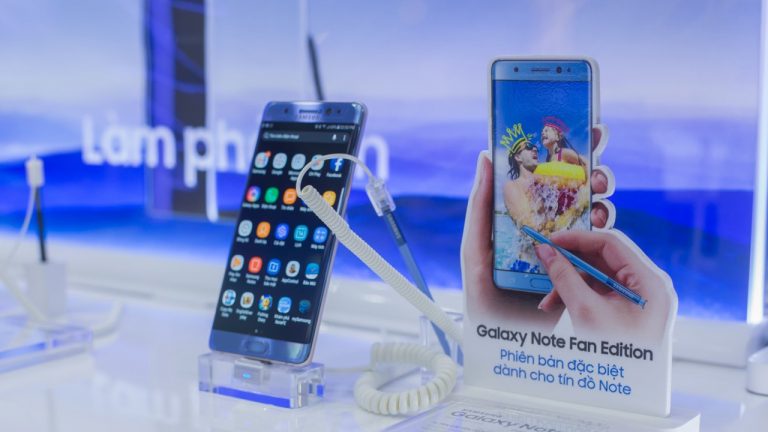 Galaxy Note Fan Edition chính thức lên kệ, giá 13,99 triệu đồng