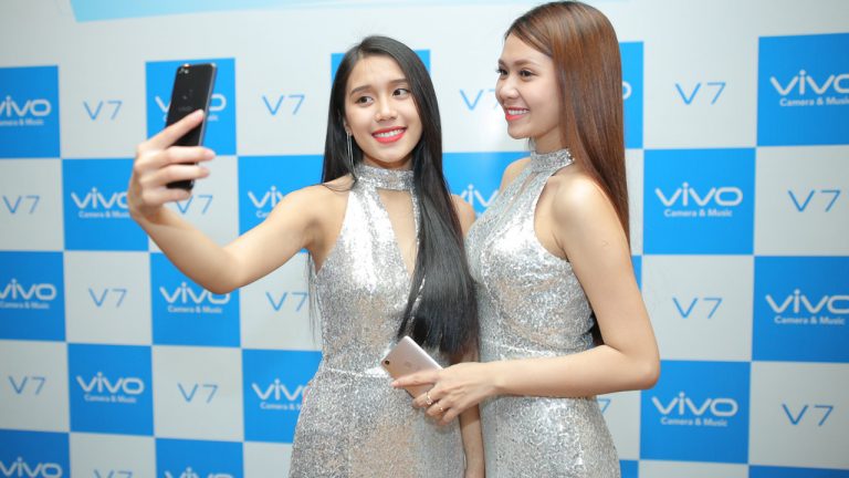 Vivo V7: màn hình tràn viền FullView, camera selfie 24MP, giá 6,99 triệu