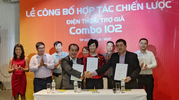 FPT Shop hợp tác Vietnamobile tung chương trình trợ giá điện thoại kèm gói cước ưu đãi