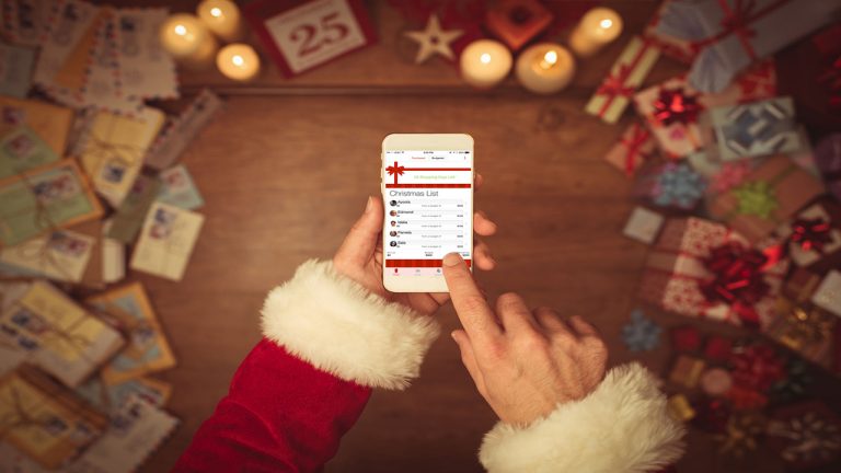 Mang không khí Giáng Sinh và Năm mới 2018 vào iOS, Android, Windows 10