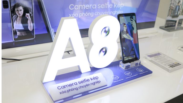 Đặt mua Galaxy A8/A8+ 2018 tại FPT Shop, nhận bộ quà đến 8 triệu đồng