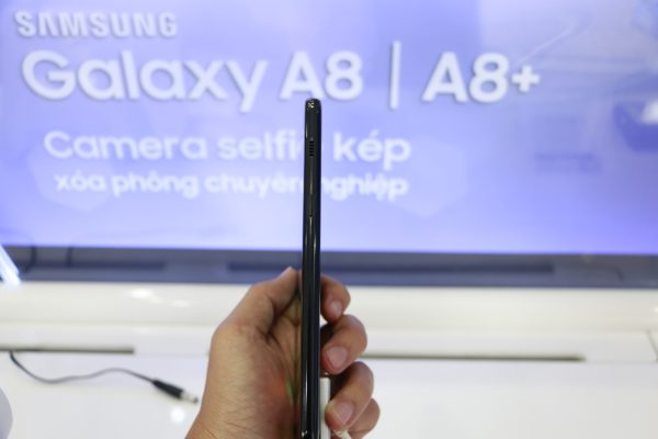 Đặt mua Galaxy A8/A8+ 2018 tại FPT Shop, nhận bộ quà đến 8 triệu đồng