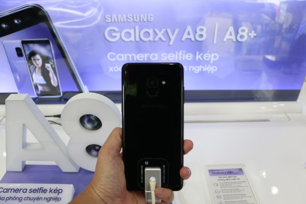 Chính thức mở bán bộ đôi Galaxy A8/A8+ 2018