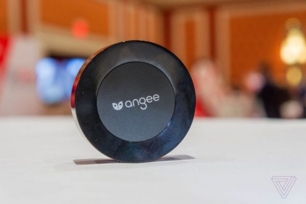 Angee - camera biết "úp mặt vào tường" khi bạn ở nhà để bảo vệ riêng tư