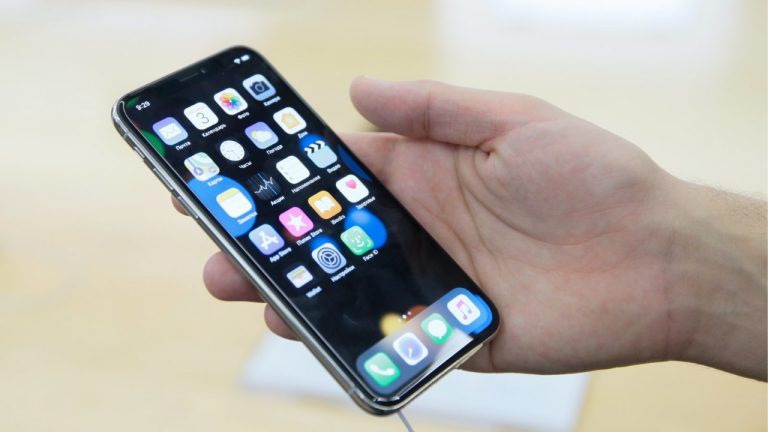 Một số máy iPhone X gặp vấn đề với cuộc gọi đến, bạn có bị?