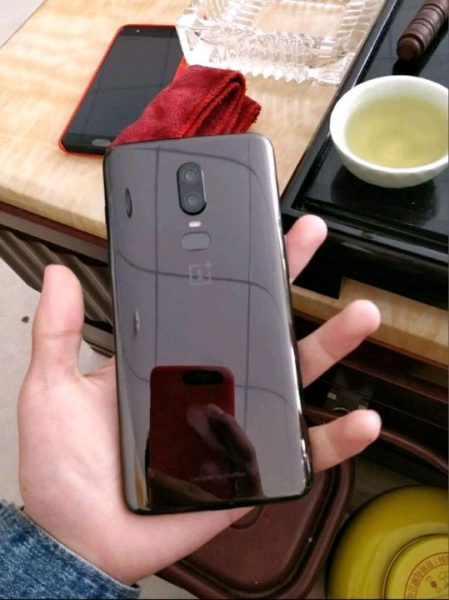 OnePlus 6 rò rỉ hình thật