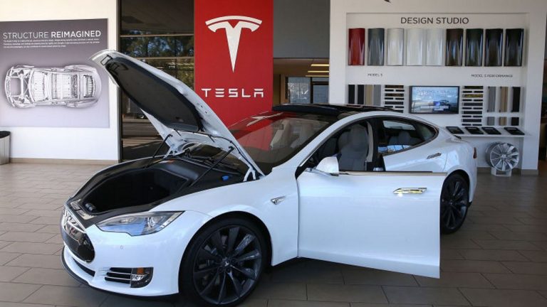 Server cloud của Tesla bị tin tặc hack để đào tiền ảo