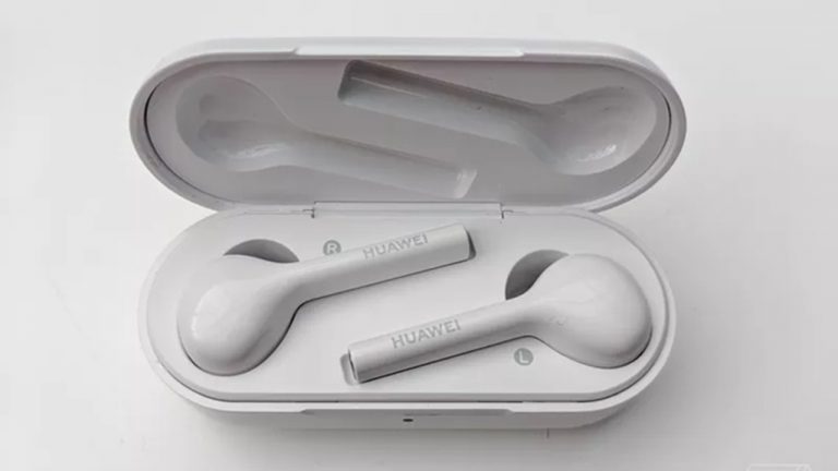 Tai nghe Huawei FreeBuds gây ấn tượng với thời lượng pin gấp đôi AirPods