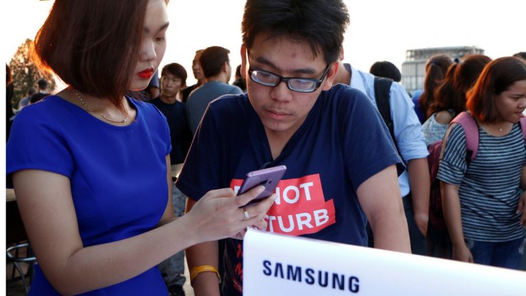 Đã có thể trải nghiệm Galaxy S9/S9+ tại 400 cửa hàng FPT Shop