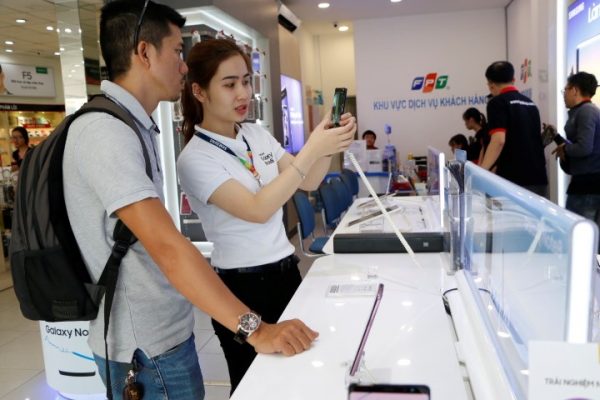 Đã có thể trải nghiệm Galaxy S9/S9+ tại 400 cửa hàng FPT Shop